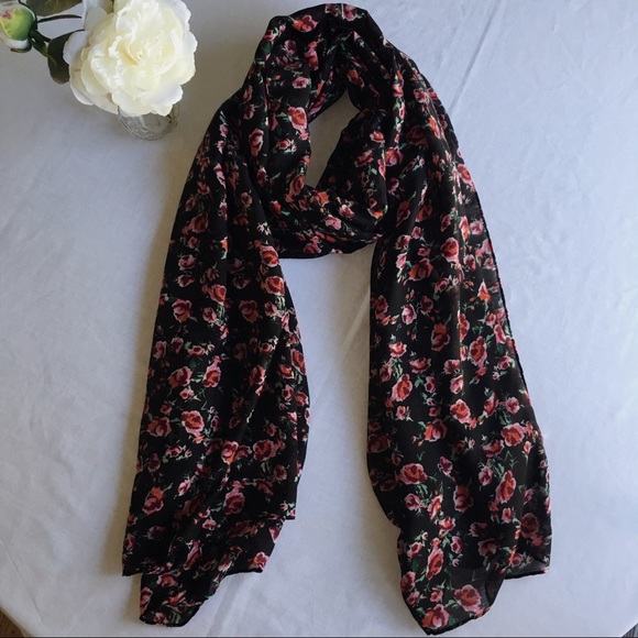 H&M Accessories - H&M Flower Print Scarf